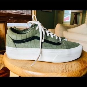 Vans leather platform women’s shoes/size 7